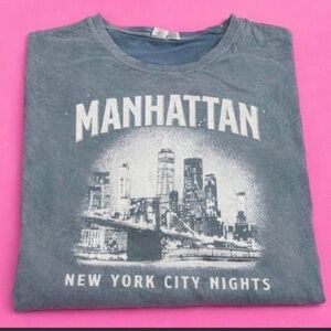 Manhattan Graphic Crewneck T-Shirt - Gray